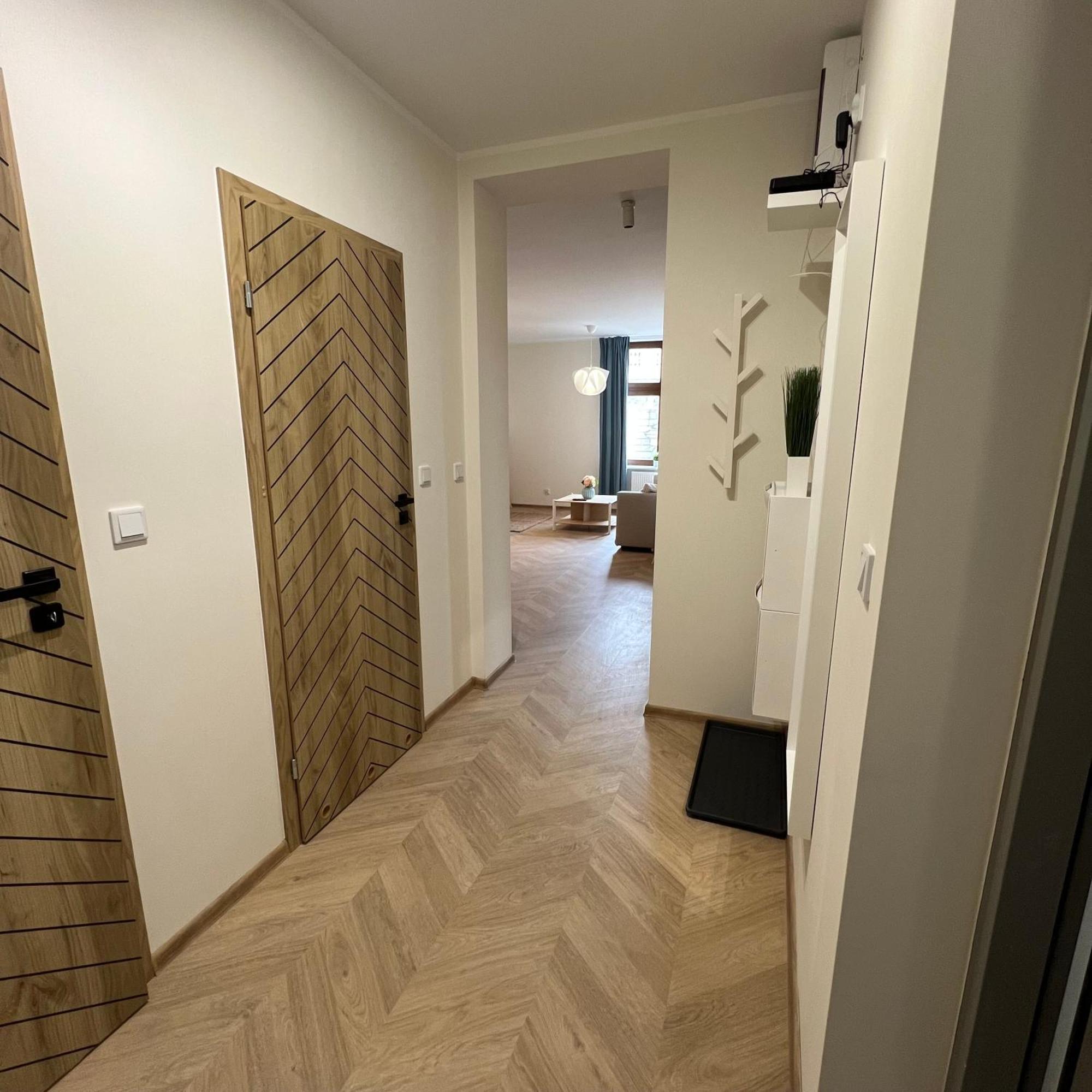 1m11 Centrum - Prywatne Miejsce Parkingowe, Zmywarka, Netflix, Dostep Na Kod Apartment